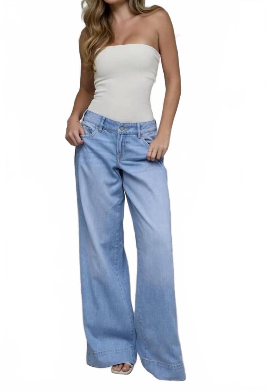 NEW HIDDEN low rise super wide leg jeans in light wash